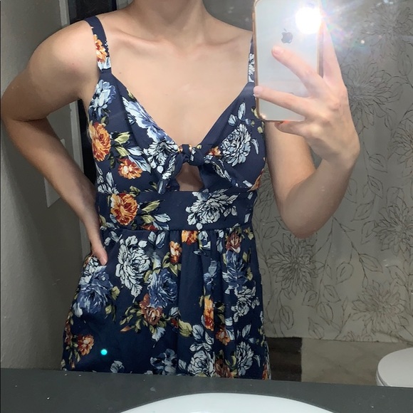 Floral Maxi Dress - Picture 4 of 6